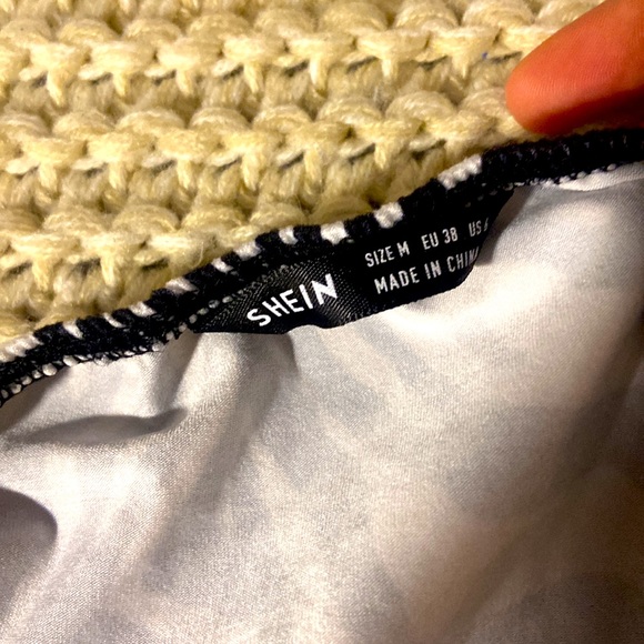 Animal Print Top size medium - Picture 3 of 3